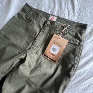 Livsn Olive Green Pants sz 2